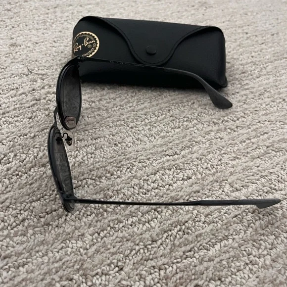 Ray-Ban RB3539 Women’s Polarized Sunglasses Matte Black 002/T3 | Like New - Picture 4 of 5